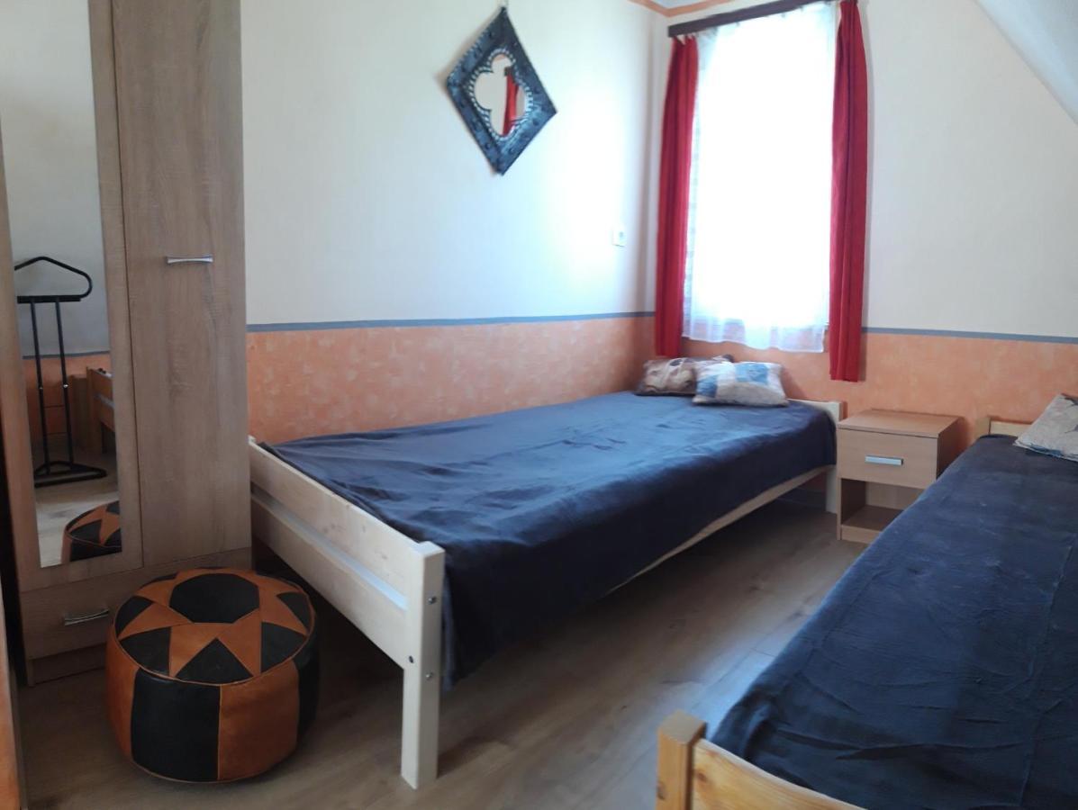 Arany Apartman Zsory Mezőkövesd Buitenkant foto